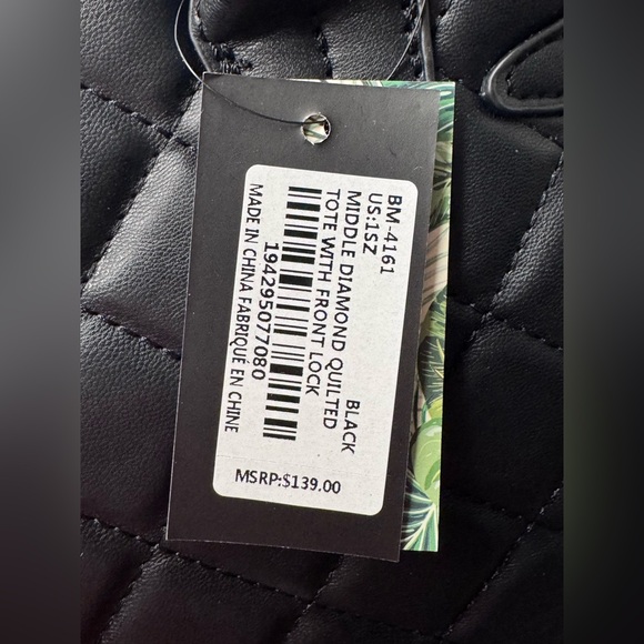 Badgley Mischka Diamond Quilt Faux Leather Bag with lock - Picture 7 of 12